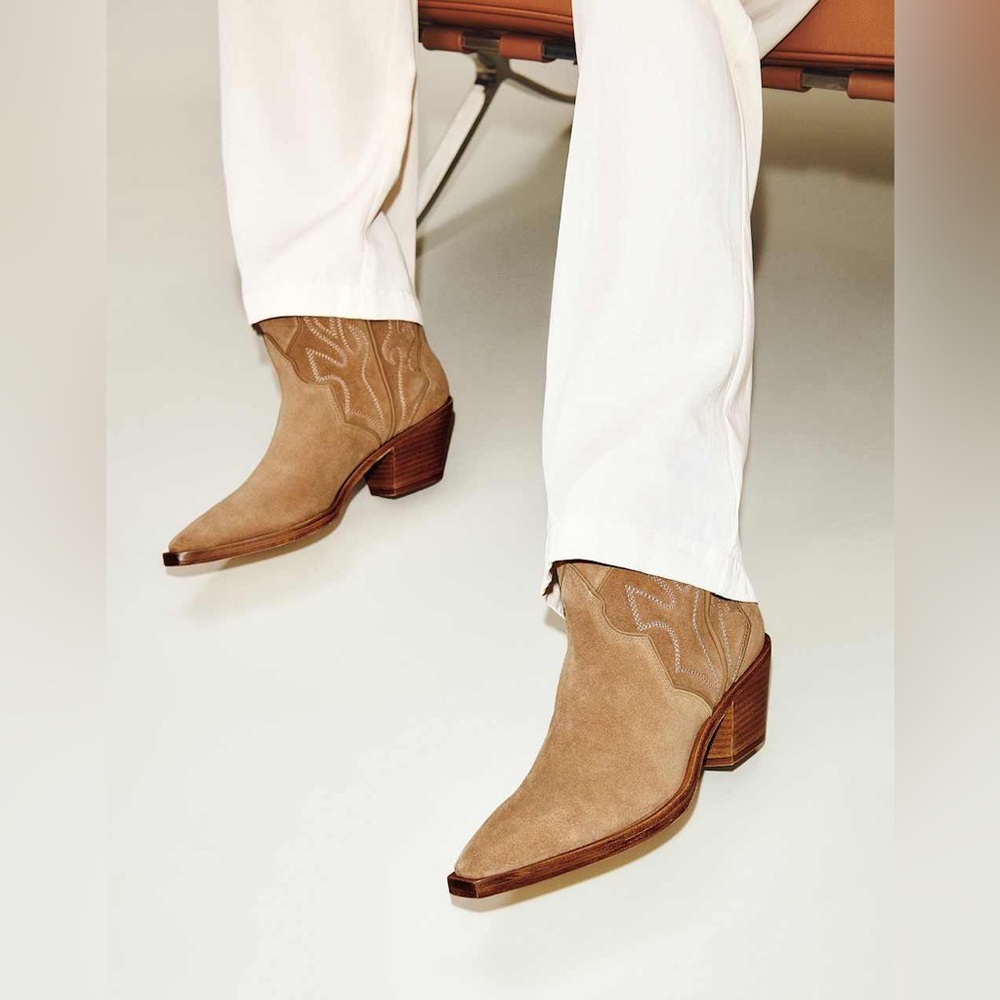 Reformation Otto Mini Western Boots In Coconut Tan Suede Size 9